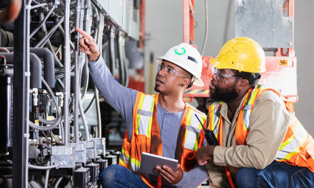 Pitola, CA Electrician Pros